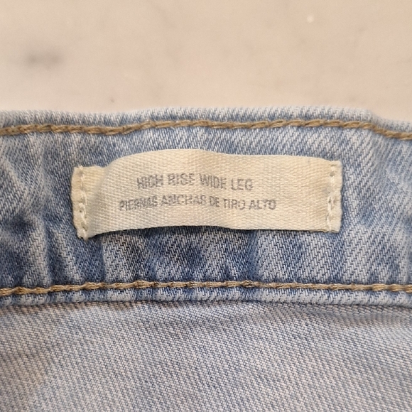 Universal Thread Light Blue High Rise Wide Leg Denim Jeans Sz 16 - Picture 1 of 8